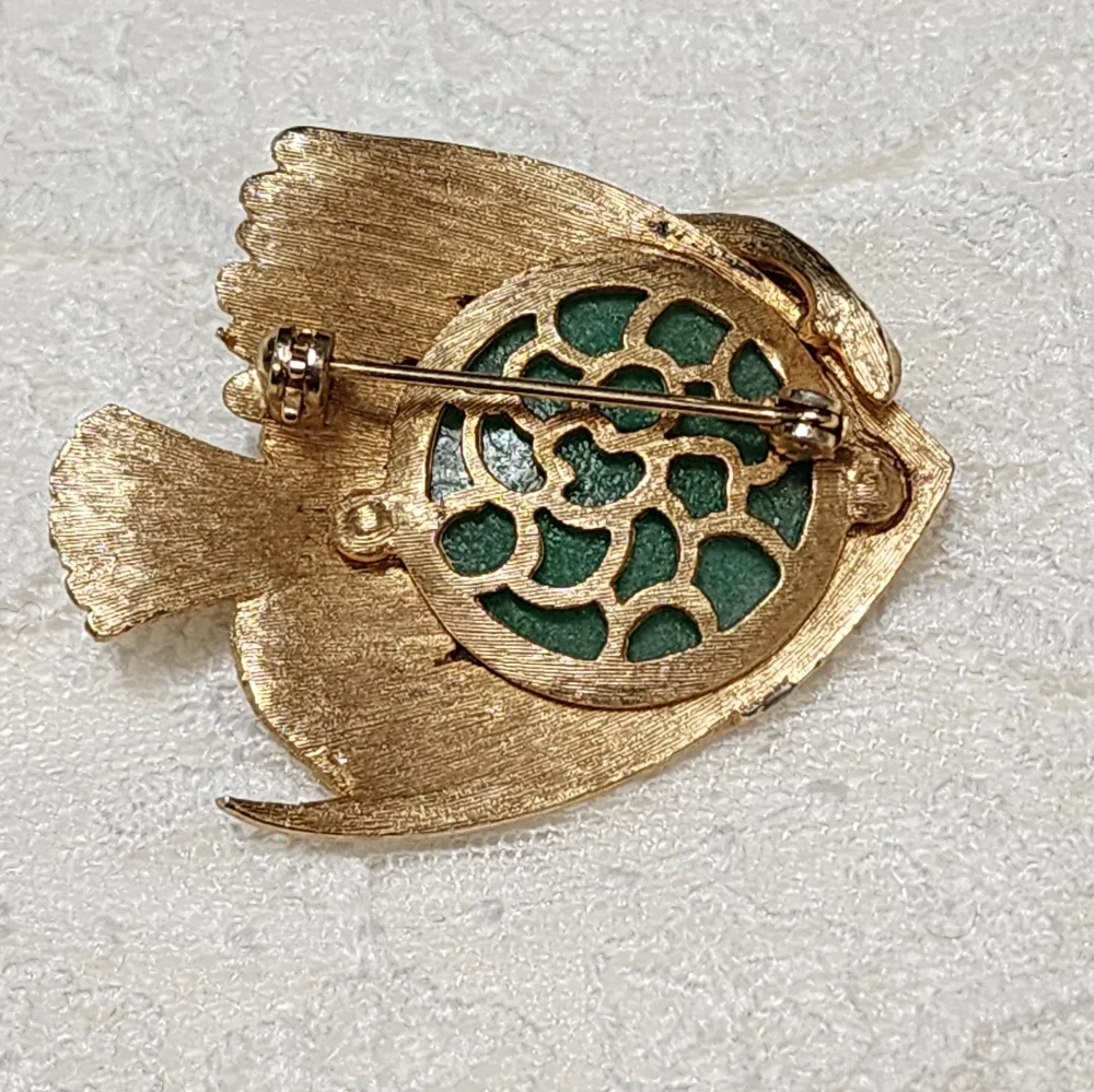Angel Fish Brooch Encased Large Green  Glass Cabochon Gold Toned Brooch